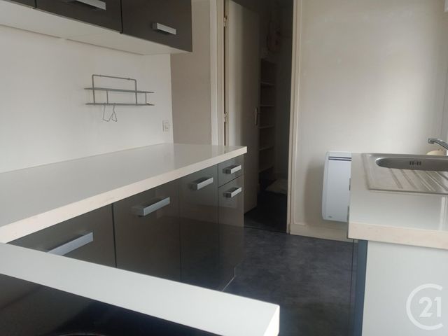 Appartement T3 à louer - 3 pièces - 64.26 m2 - CHATEAUROUX - 36 - CENTRE - Century 21 Adressimmo