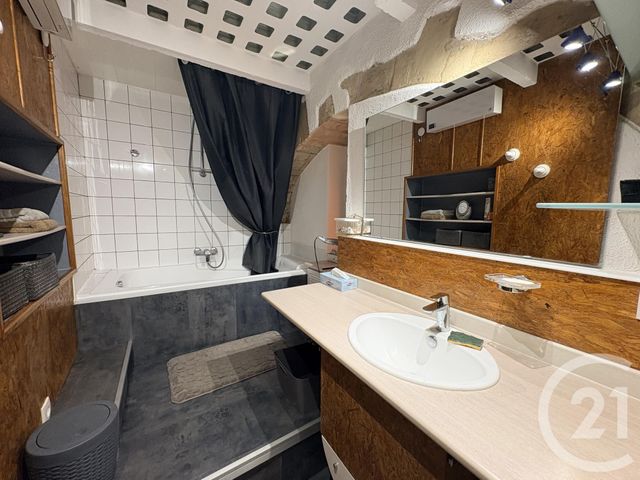 maison à vendre - 8 pièces - 170.85 m2 - ISSOUDUN - 36 - CENTRE - Century 21 Adressimmo