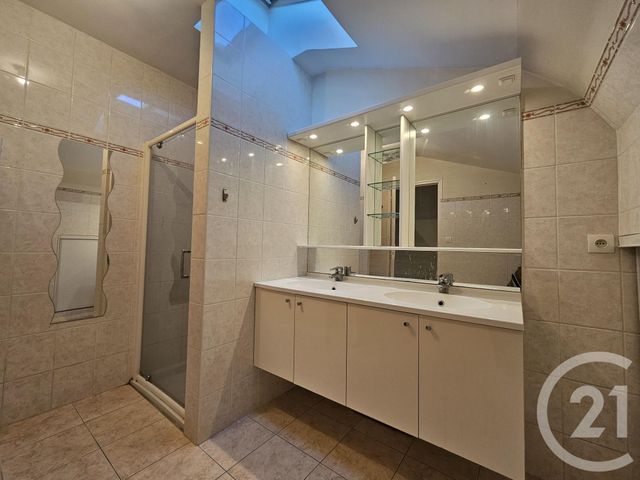 Appartement T3 à louer - 3 pièces - 87.6 m2 - CHATEAUROUX - 36 - CENTRE - Century 21 Adressimmo