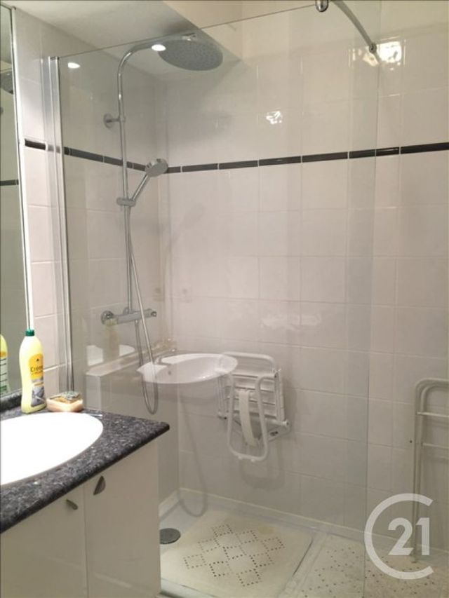 Appartement T2 à vendre - 2 pièces - 56.0 m2 - CHATEAUROUX - 36 - CENTRE - Century 21 Adressimmo