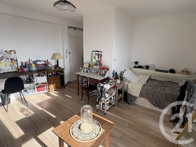 Appartement F1 à vendre - 1 pièce - 28.15 m2 - CHATEAUROUX - 36 - CENTRE - Century 21 Adressimmo