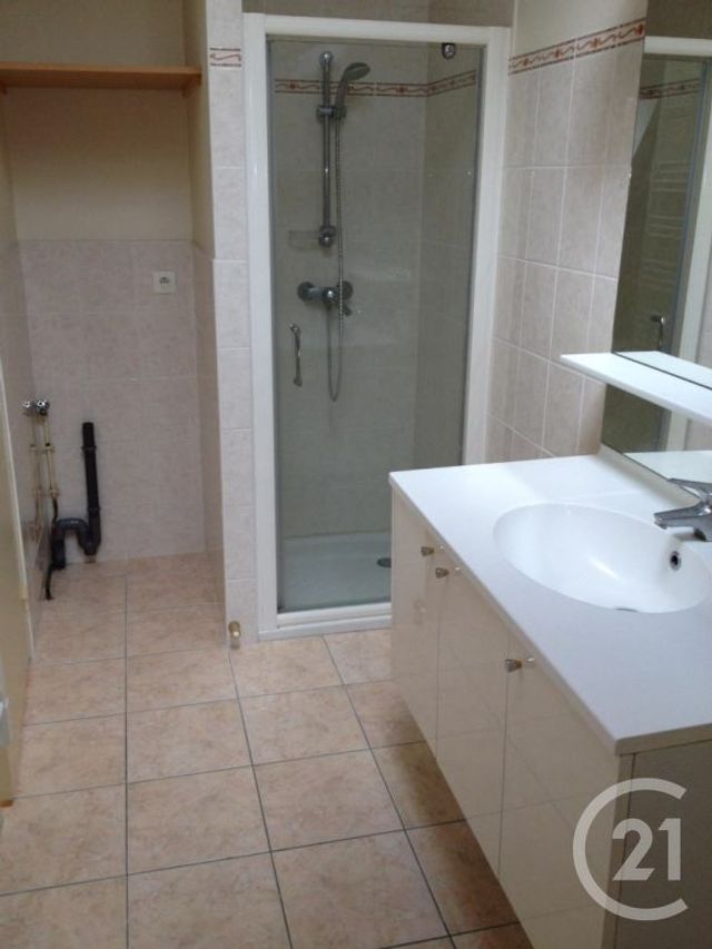 Appartement T2 à louer - 2 pièces - 41.15 m2 - CHATEAUROUX - 36 - CENTRE - Century 21 Adressimmo