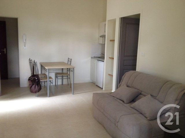 Appartement T2 à louer - 2 pièces - 31.42 m2 - CHATEAUROUX - 36 - CENTRE - Century 21 Adressimmo
