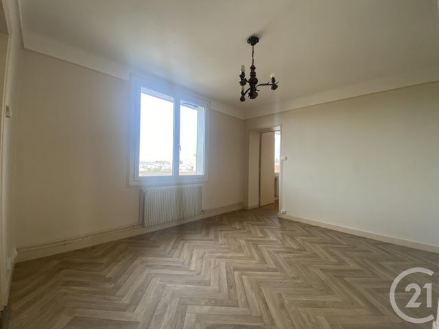 Appartement T3 à louer - 3 pièces - 47.6 m2 - CHATEAUROUX - 36 - CENTRE - Century 21 Adressimmo