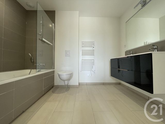 Appartement T4 à vendre - 4 pièces - 159.6 m2 - CHATEAUROUX - 36 - CENTRE - Century 21 Adressimmo