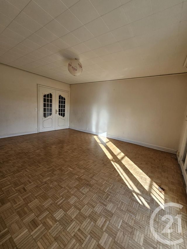 Appartement à louer - 3 pièces - 97.65 m2 - CHATEAUROUX - 36 - CENTRE - Century 21 Adressimmo