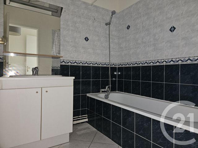 Appartement F3 à louer - 3 pièces - 69.0 m2 - CHATEAUROUX - 36 - CENTRE - Century 21 Adressimmo