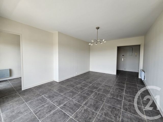 Appartement T2 à louer - 2 pièces - 57.05 m2 - CHATEAUROUX - 36 - CENTRE - Century 21 Adressimmo
