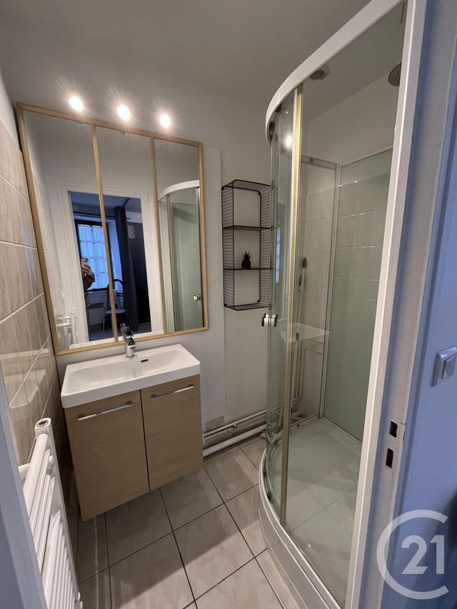 Appartement Studio à louer - 1 pièce - 24.69 m2 - CHATEAUROUX - 36 - CENTRE - Century 21 Adressimmo