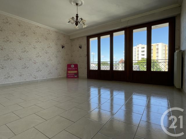 Appartement T3 à vendre - 3 pièces - 66.1 m2 - CHATEAUROUX - 36 - CENTRE - Century 21 Adressimmo