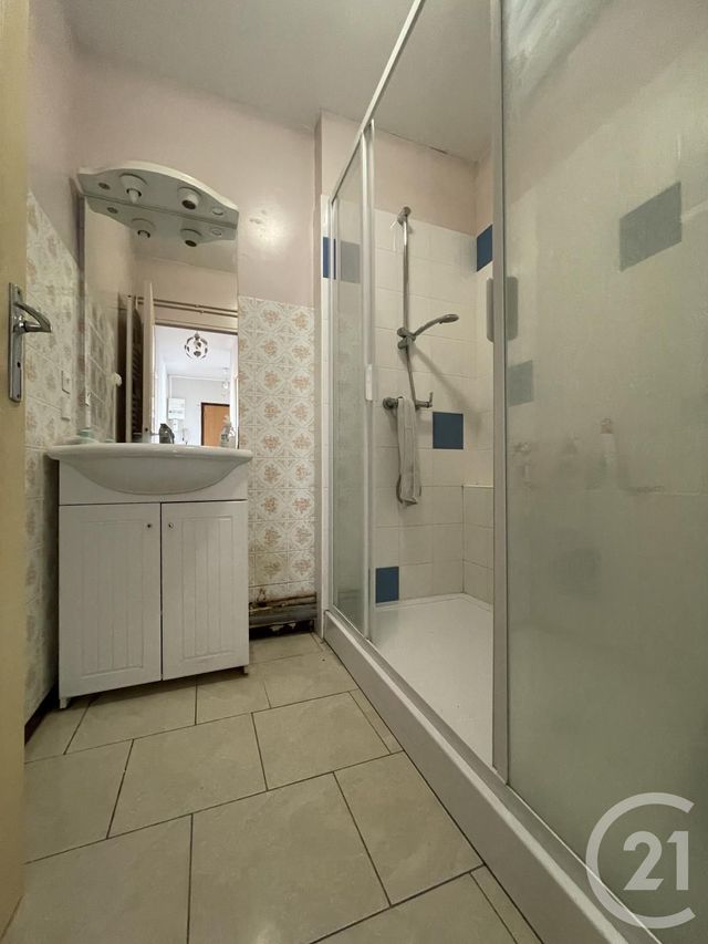 Appartement T3 à vendre - 3 pièces - 66.1 m2 - CHATEAUROUX - 36 - CENTRE - Century 21 Adressimmo