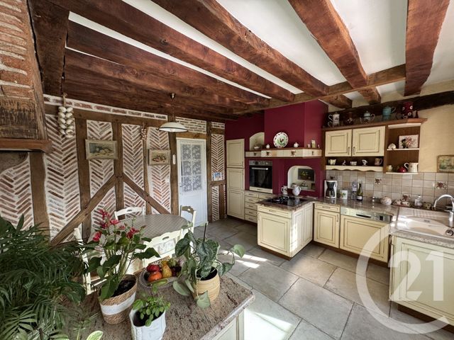 maison à vendre - 6 pièces - 273.36 m2 - ST DENIS DE JOUHET - 36 - CENTRE - Century 21 Adressimmo
