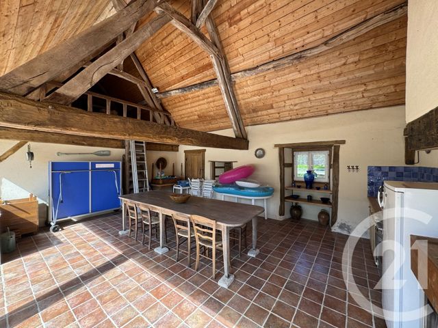 maison à vendre - 6 pièces - 273.36 m2 - ST DENIS DE JOUHET - 36 - CENTRE - Century 21 Adressimmo