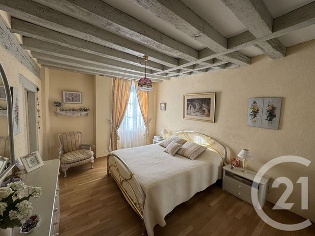 maison à vendre - 6 pièces - 273.36 m2 - ST DENIS DE JOUHET - 36 - CENTRE - Century 21 Adressimmo