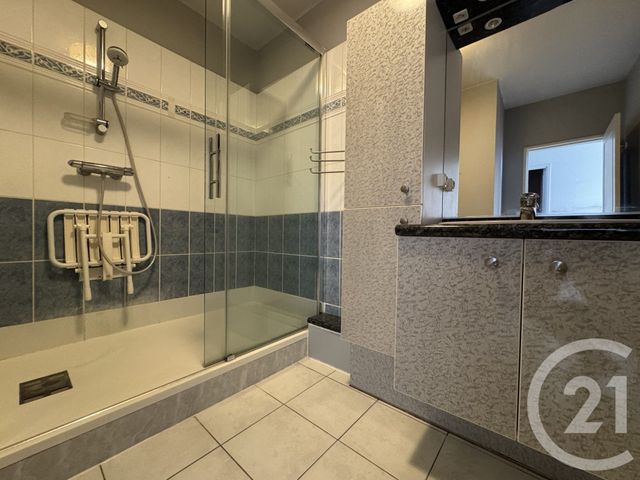 Appartement T4 à vendre - 4 pièces - 90.1 m2 - CHATEAUROUX - 36 - CENTRE - Century 21 Adressimmo