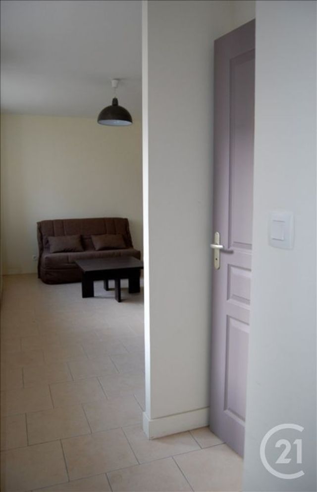 Appartement à louer - 2 pièces - 30.0 m2 - CHATEAUROUX - 36 - CENTRE - Century 21 Adressimmo