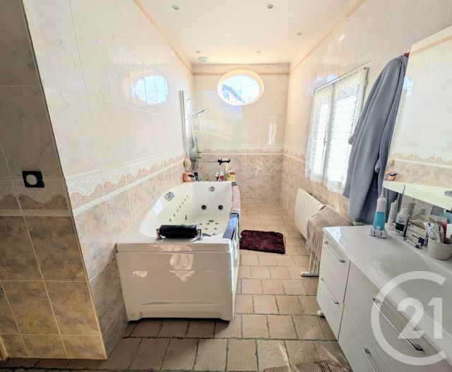 maison à vendre - 5 pièces - 139.8 m2 - ARGENTON SUR CREUSE - 36 - CENTRE - Century 21 Adressimmo