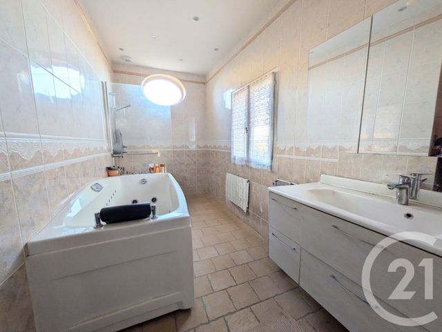 maison à vendre - 5 pièces - 139.8 m2 - ARGENTON SUR CREUSE - 36 - CENTRE - Century 21 Adressimmo