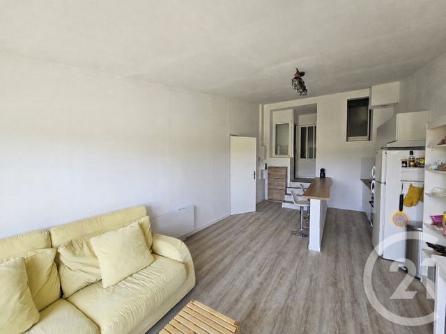 Appartement T2 à louer - 2 pièces - 41.8 m2 - CHATEAUROUX - 36 - CENTRE - Century 21 Adressimmo