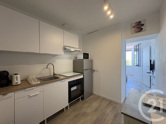 Appartement T2 à louer - 2 pièces - 31.0 m2 - CHATEAUROUX - 36 - CENTRE - Century 21 Adressimmo