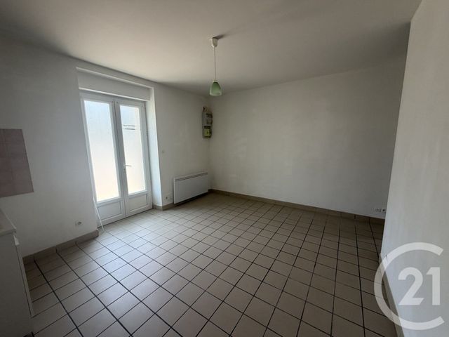 Appartement T2 à louer - 2 pièces - 31.94 m2 - ST MAUR - 36 - CENTRE - Century 21 Adressimmo