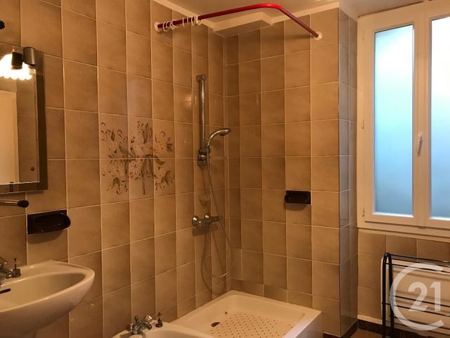 maison à louer - 4 pièces - 120.0 m2 - NEUVY ST SEPULCHRE - 36 - CENTRE - Century 21 Adressimmo