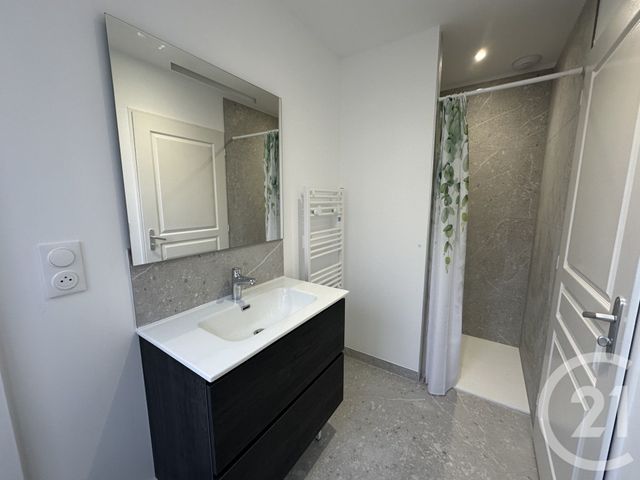 Appartement T2 à louer - 2 pièces - 45.0 m2 - CHATEAUROUX - 36 - CENTRE - Century 21 Adressimmo