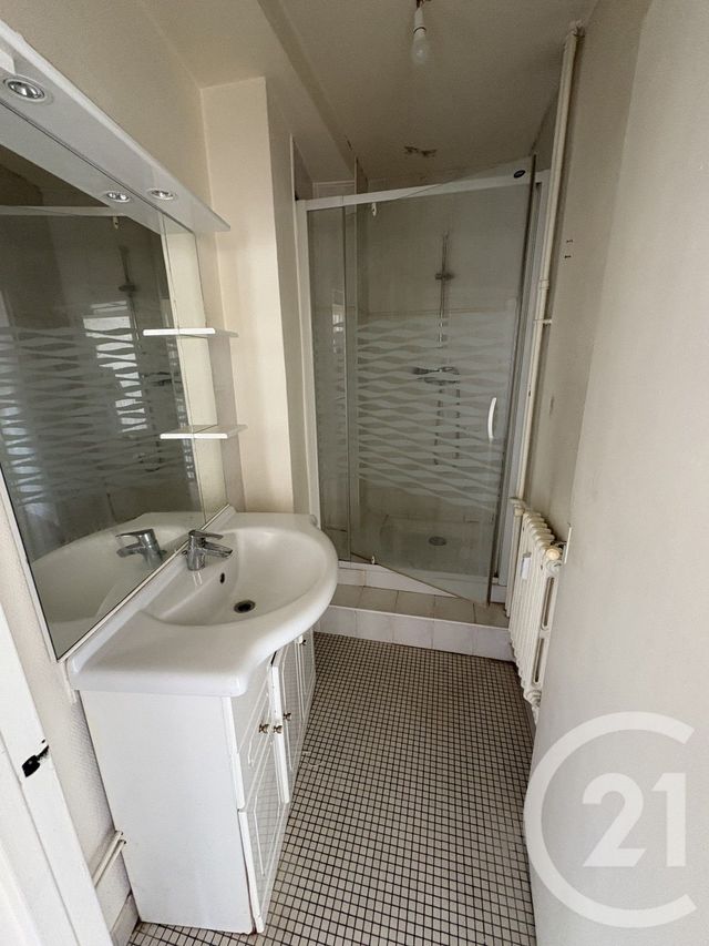 Appartement T3 à vendre - 3 pièces - 58.73 m2 - CHATEAUROUX - 36 - CENTRE - Century 21 Adressimmo
