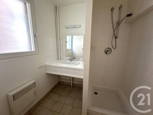 Appartement T2 à vendre - 2 pièces - 45.73 m2 - CHATEAUROUX - 36 - CENTRE - Century 21 Adressimmo