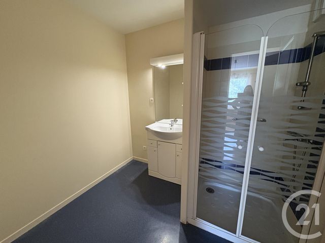 Appartement T2 à vendre - 2 pièces - 47.4 m2 - CHATEAUROUX - 36 - CENTRE - Century 21 Adressimmo