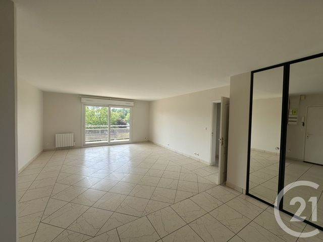 Appartement T3 à louer - 3 pièces - 85.76 m2 - CHATEAUROUX - 36 - CENTRE - Century 21 Adressimmo
