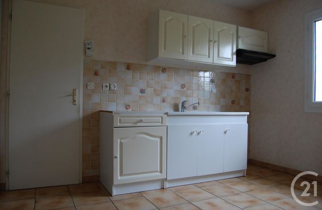 maison à louer - 4 pièces - 104.54 m2 - LE POINCONNET - 36 - CENTRE - Century 21 Adressimmo