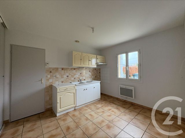 maison à louer - 4 pièces - 104.54 m2 - LE POINCONNET - 36 - CENTRE - Century 21 Adressimmo