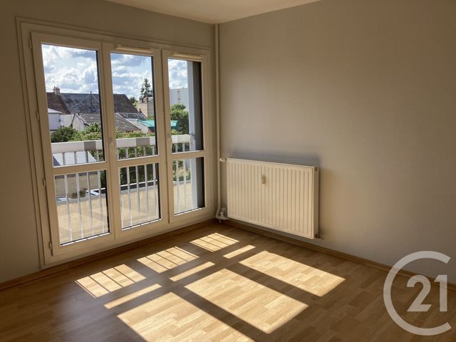 Appartement Studio à louer - 2 pièces - 34.0 m2 - CHATEAUROUX - 36 - CENTRE - Century 21 Adressimmo