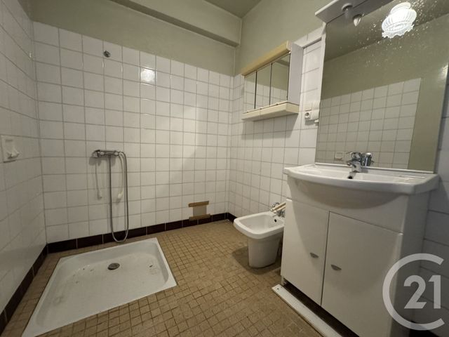 maison à vendre - 6 pièces - 140.12 m2 - NEUVY ST SEPULCHRE - 36 - CENTRE - Century 21 Adressimmo