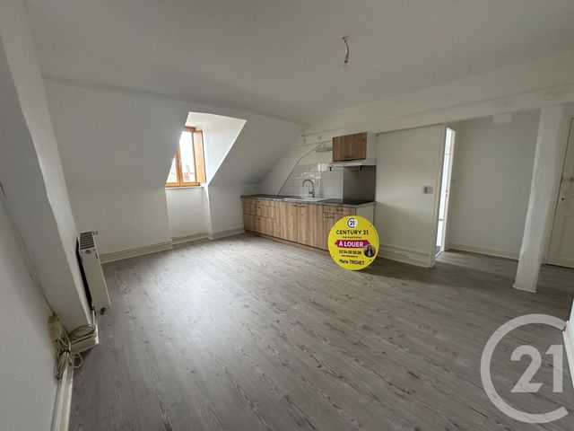 Appartement T2 à louer - 2 pièces - 36.8 m2 - CHATEAUROUX - 36 - CENTRE - Century 21 Adressimmo