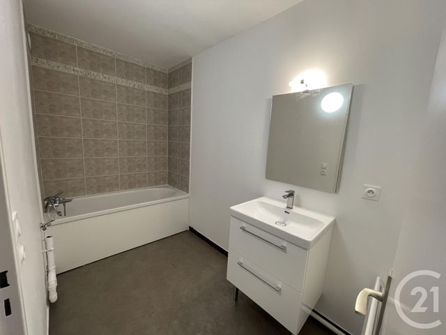 Appartement F1 à louer - 1 pièce - 44.09 m2 - CHATEAUROUX - 36 - CENTRE - Century 21 Adressimmo