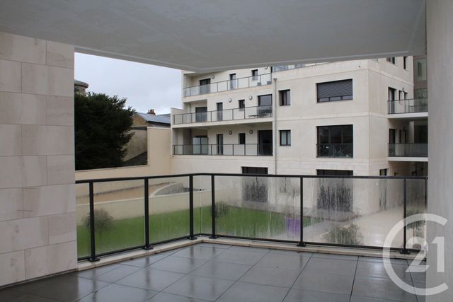 Appartement T2 à louer - 2 pièces - 51.51 m2 - CHATEAUROUX - 36 - CENTRE - Century 21 Adressimmo