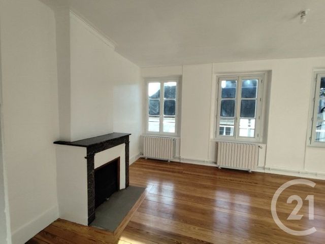 Appartement T6 à louer - 6 pièces - 170.0 m2 - BUZANCAIS - 36 - CENTRE - Century 21 Adressimmo