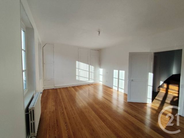 Appartement T6 à louer - 6 pièces - 170.0 m2 - BUZANCAIS - 36 - CENTRE - Century 21 Adressimmo