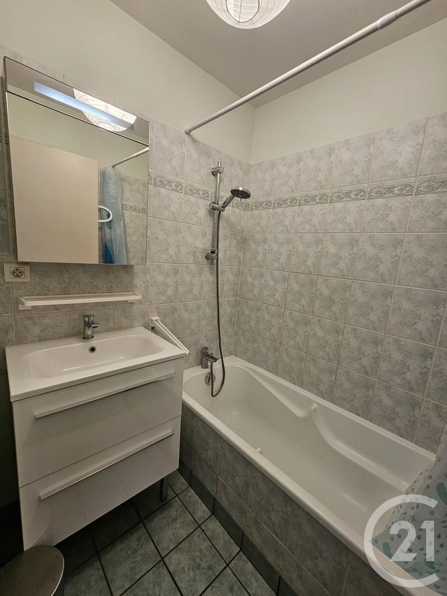 Appartement F2 à louer - 2 pièces - 36.72 m2 - CHATEAUROUX - 36 - CENTRE - Century 21 Adressimmo