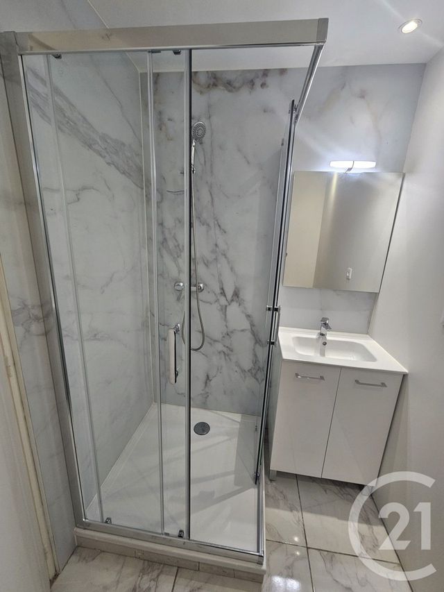 Appartement T1 à louer - 1 pièce - 22.0 m2 - ISSOUDUN - 36 - CENTRE - Century 21 Adressimmo