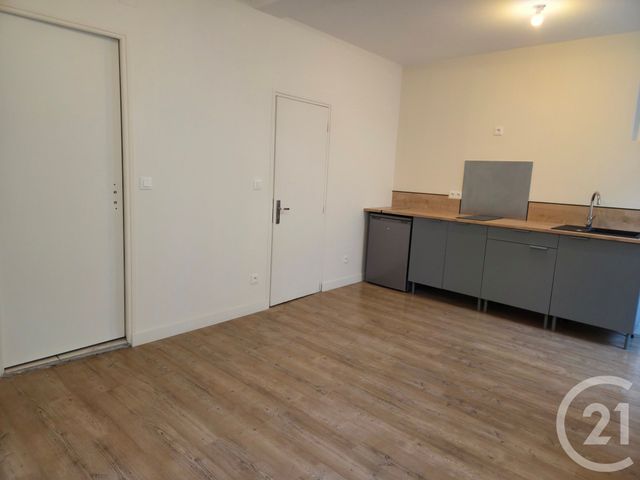 Appartement T1 à louer - 1 pièce - 22.0 m2 - ISSOUDUN - 36 - CENTRE - Century 21 Adressimmo