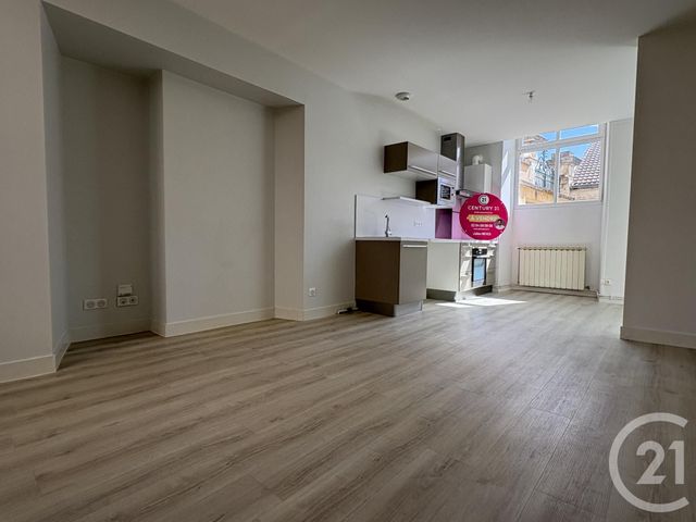 Appartement T3 à vendre - 3 pièces - 76.4 m2 - CHATEAUROUX - 36 - CENTRE - Century 21 Adressimmo