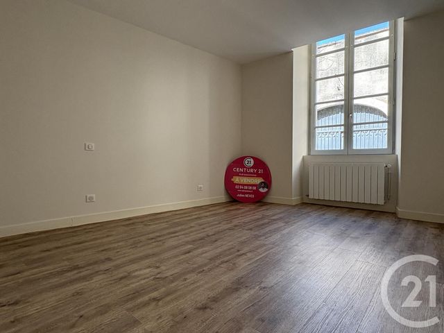 Appartement T3 à vendre - 3 pièces - 76.4 m2 - CHATEAUROUX - 36 - CENTRE - Century 21 Adressimmo