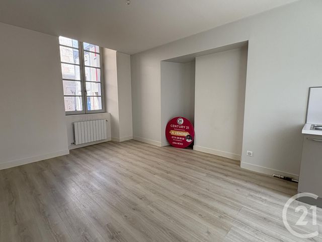 Appartement T3 à vendre - 3 pièces - 76.4 m2 - CHATEAUROUX - 36 - CENTRE - Century 21 Adressimmo