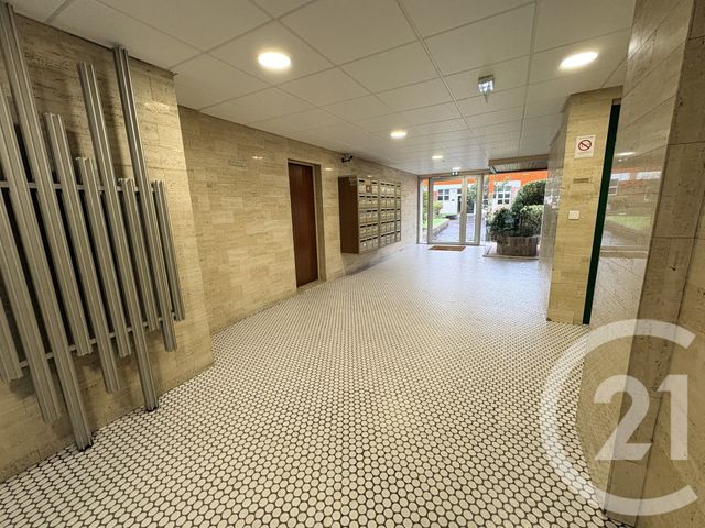 Appartement T3 à vendre - 3 pièces - 70.3 m2 - CHATEAUROUX - 36 - CENTRE - Century 21 Adressimmo