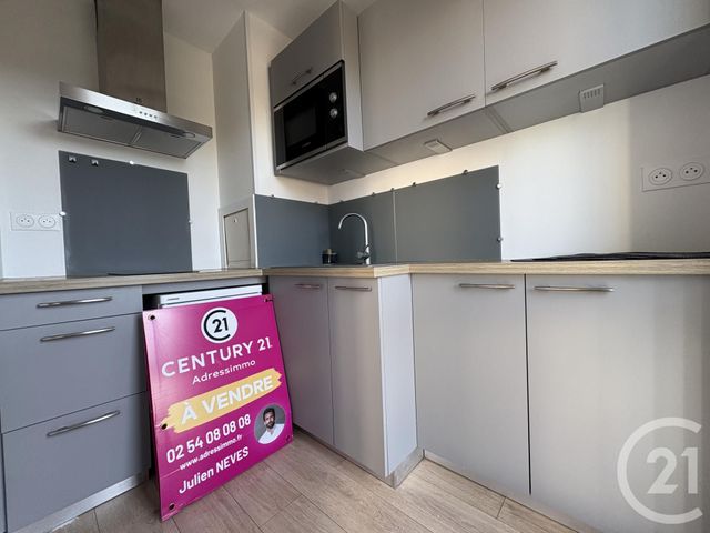 Appartement Studio à vendre - 1 pièce - 34.1 m2 - CHATEAUROUX - 36 - CENTRE - Century 21 Adressimmo