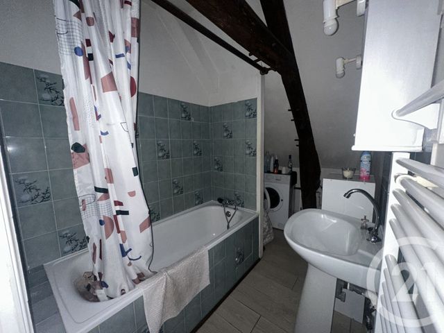 Appartement T2 à louer - 2 pièces - 30.75 m2 - CHATEAUROUX - 36 - CENTRE - Century 21 Adressimmo