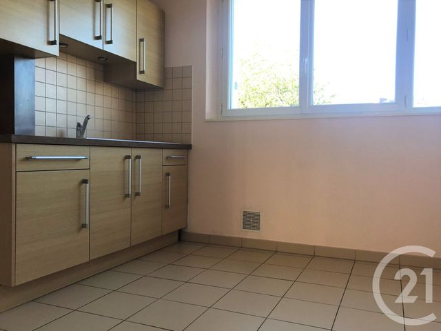Appartement F4 à louer - 4 pièces - 81.97 m2 - CHATEAUROUX - 36 - CENTRE - Century 21 Adressimmo